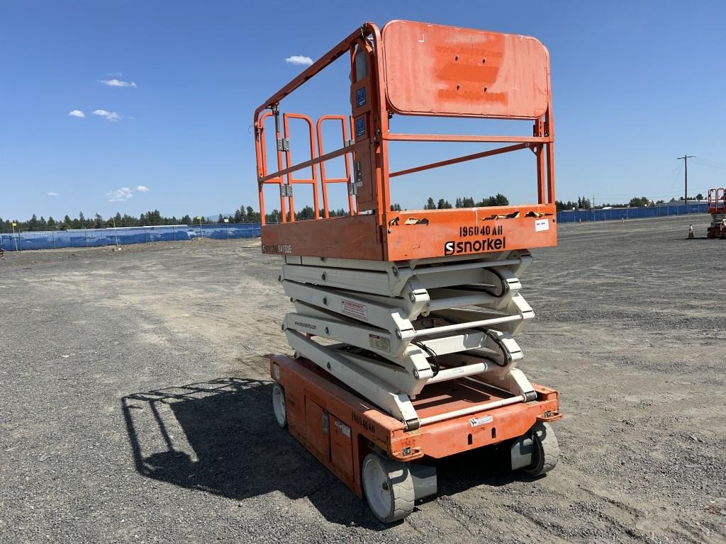 2017 Snorkel S4732E Scissor Lift