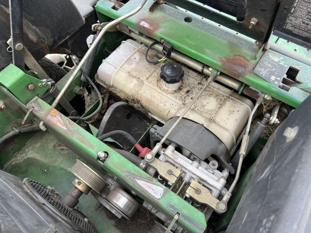 John Deere Z-trak 757 Ride On Mower