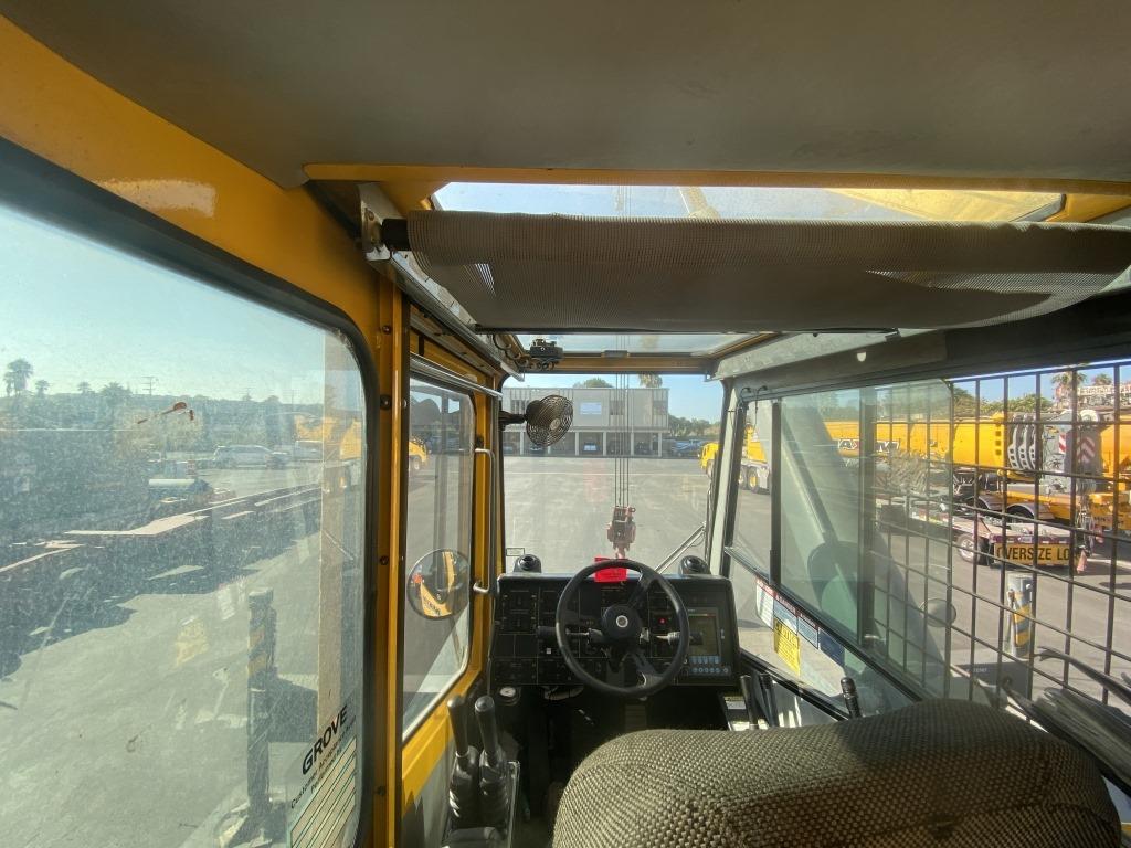 2007 Grove RT600E Rough Terrain Crane
