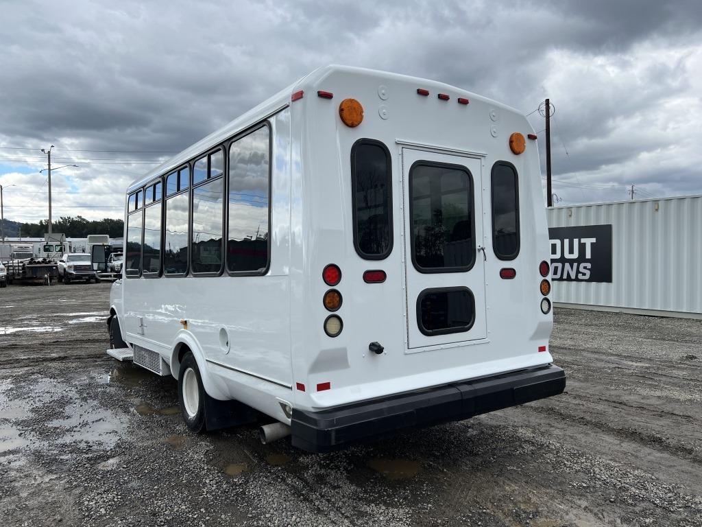 2012 Chevrolet C4500 Paratransit Bus