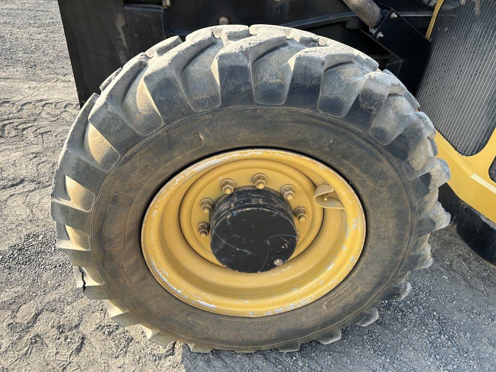 2007 Caterpillar TL943 Telescopic Forklift