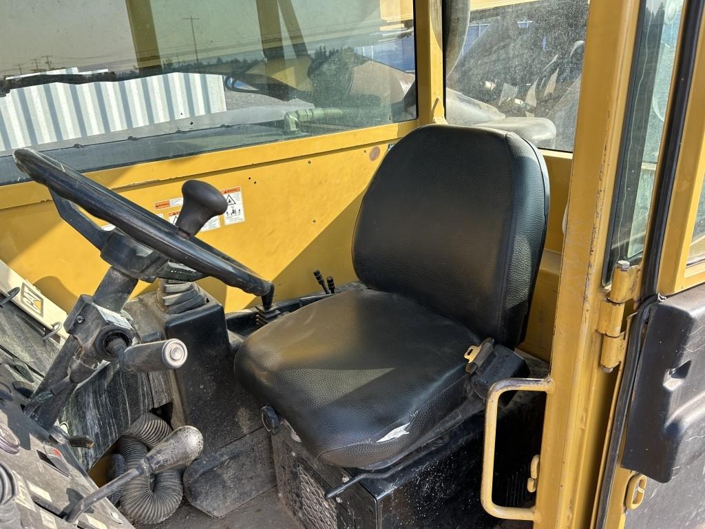 2007 Caterpillar TL943 Telescopic Forklift