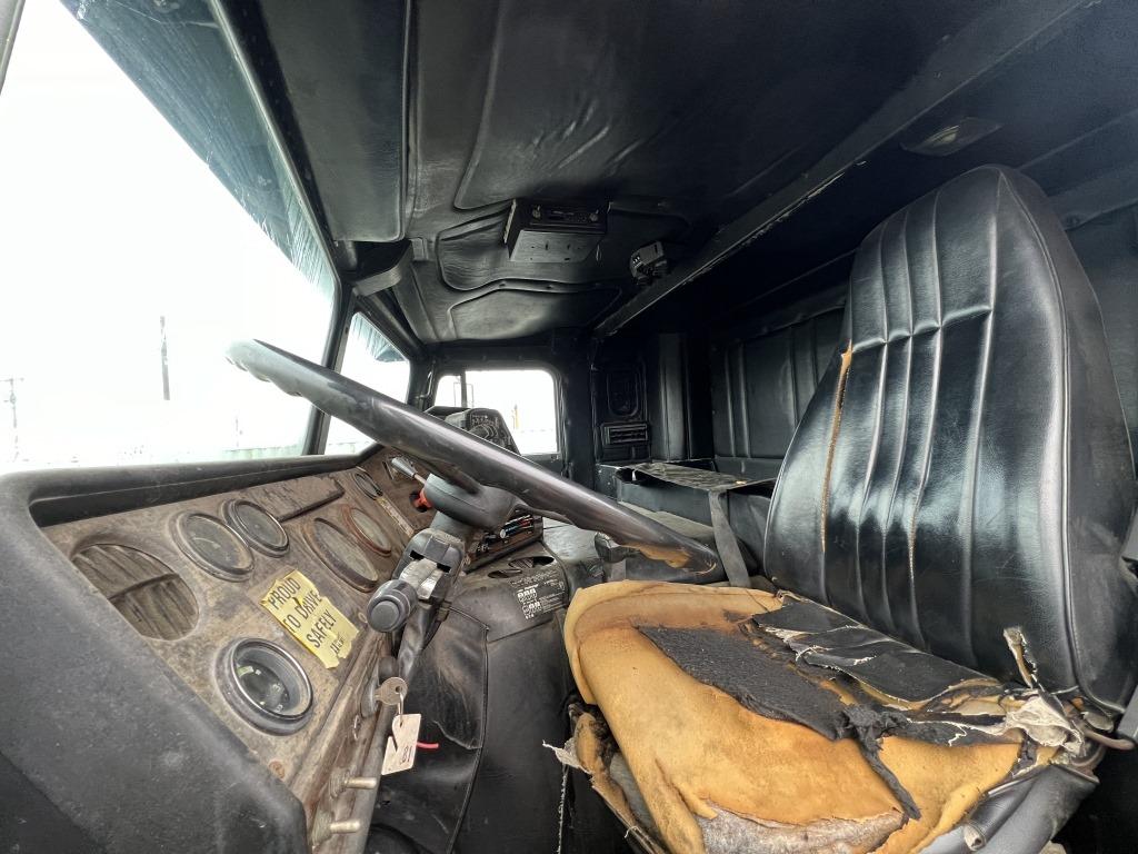 1988 Freightliner FLT T/A Cab and Chassis
