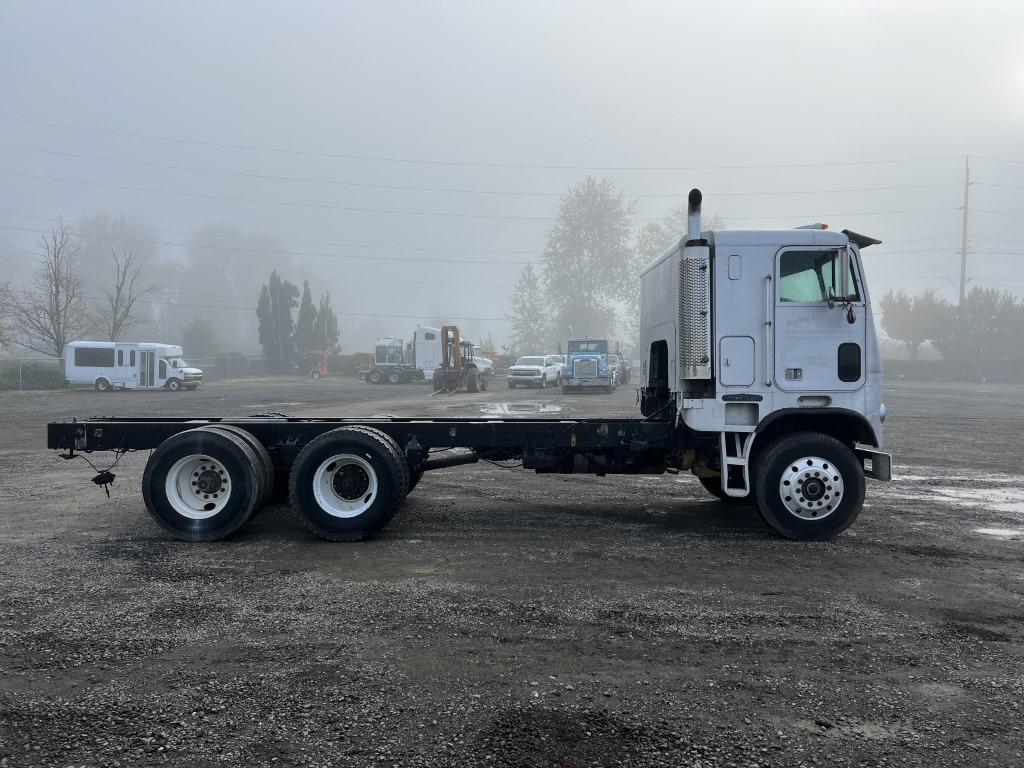 1988 Freightliner FLT T/A Cab and Chassis