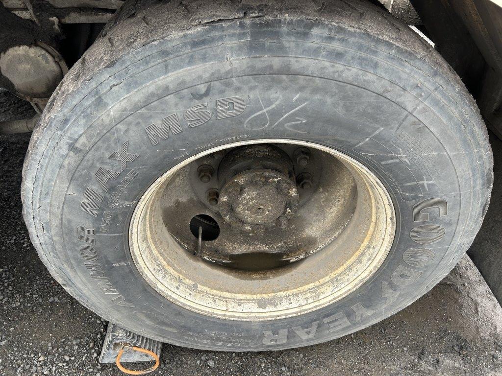 2003 Autocar Xpeditor Roll Off Truck