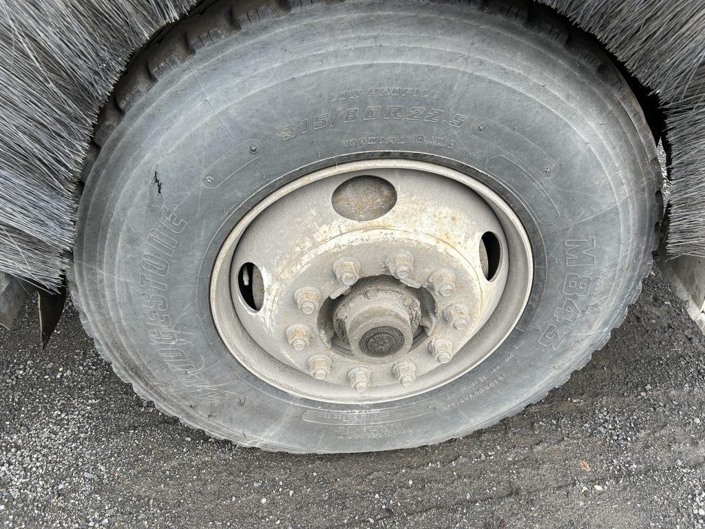 2003 Autocar Xpeditor Roll Off Truck