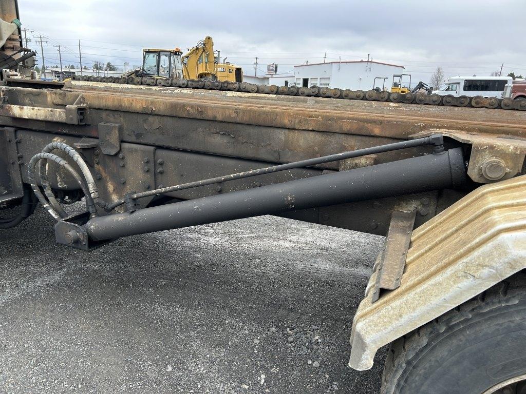 2003 Autocar Xpeditor Roll Off Truck