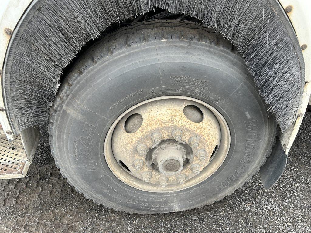 2003 Autocar Xpeditor Roll Off Truck