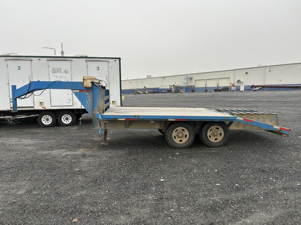 2000 Pro-Trak Gooseneck Flatbed Trailer