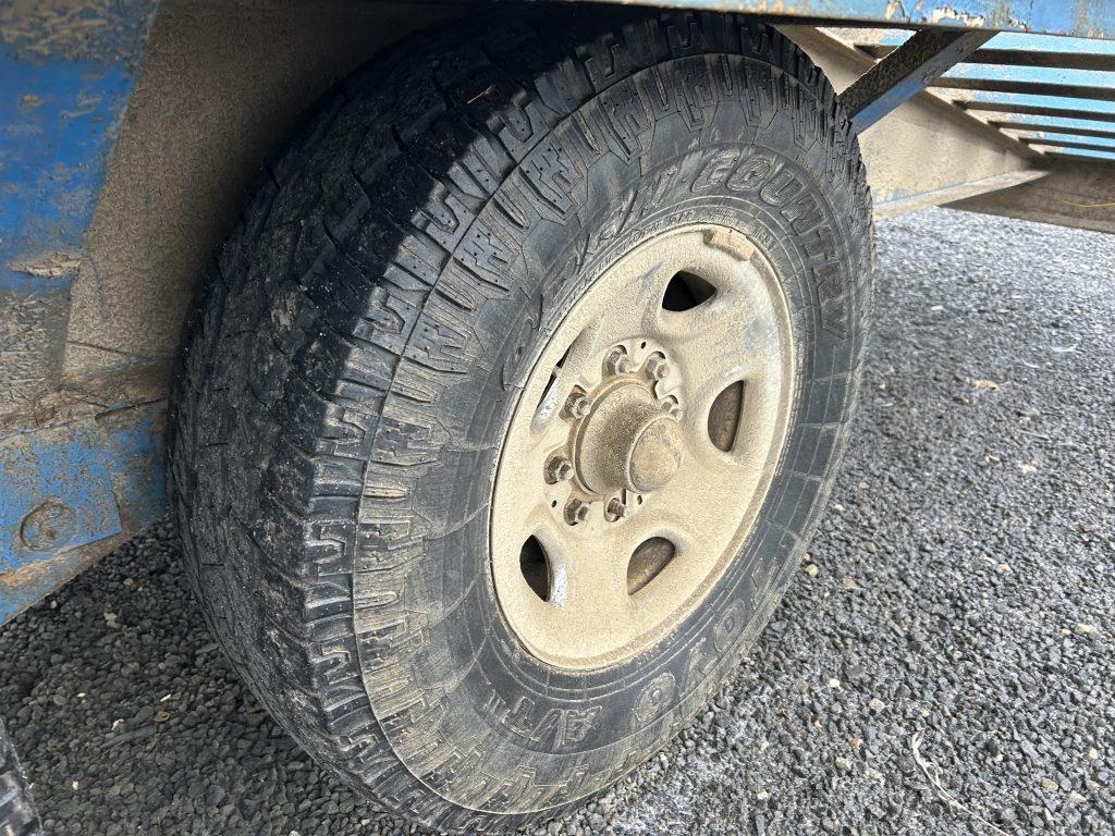 2000 Pro-Trak Gooseneck Flatbed Trailer