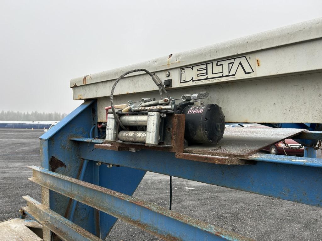 2000 Pro-Trak Gooseneck Flatbed Trailer