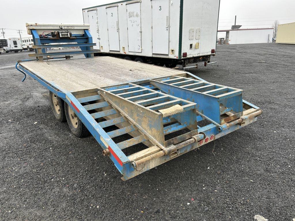 2000 Pro-Trak Gooseneck Flatbed Trailer