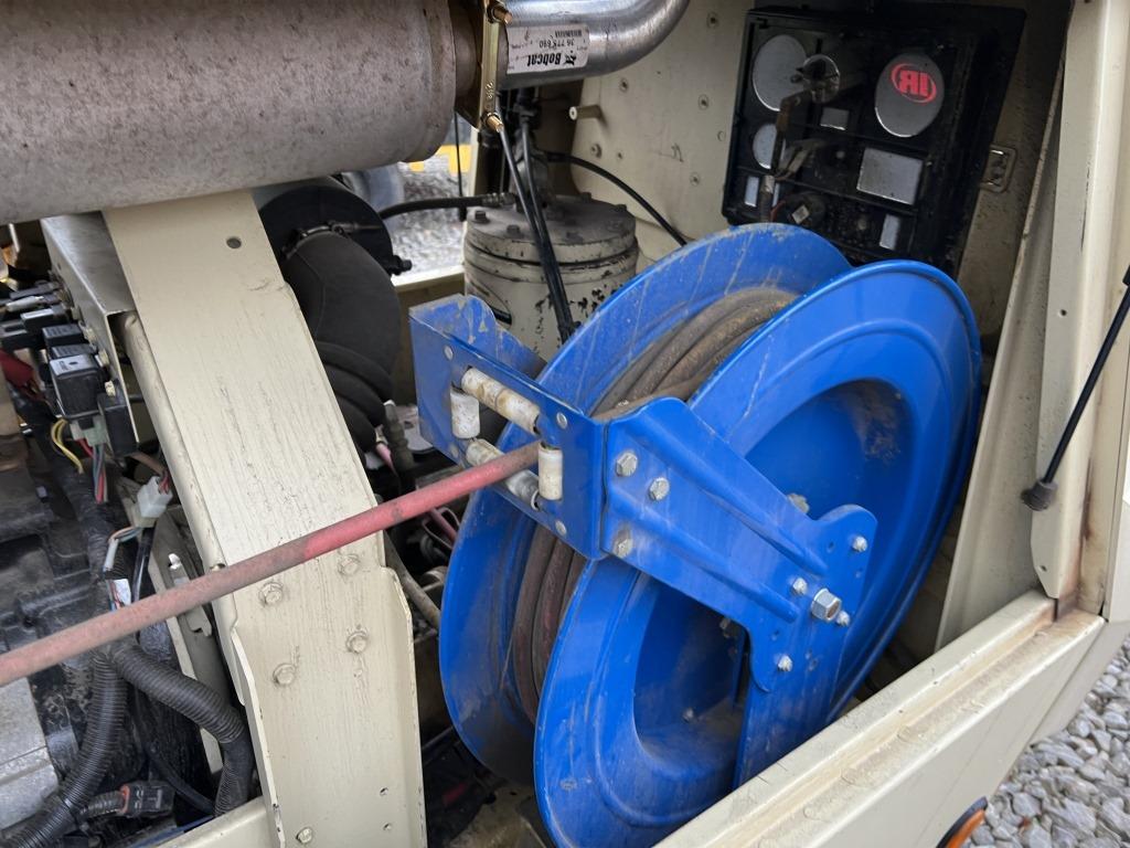 2003 Ingersoll Rand P185WIR Towable Air Compressor