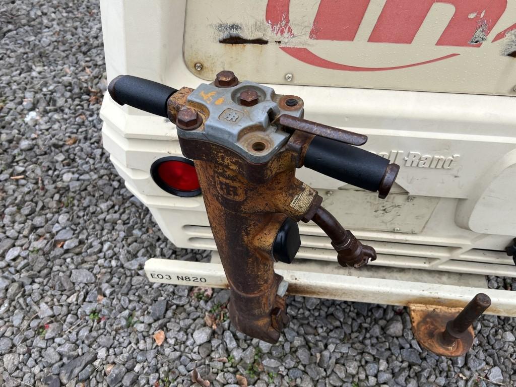 2003 Ingersoll Rand P185WIR Towable Air Compressor