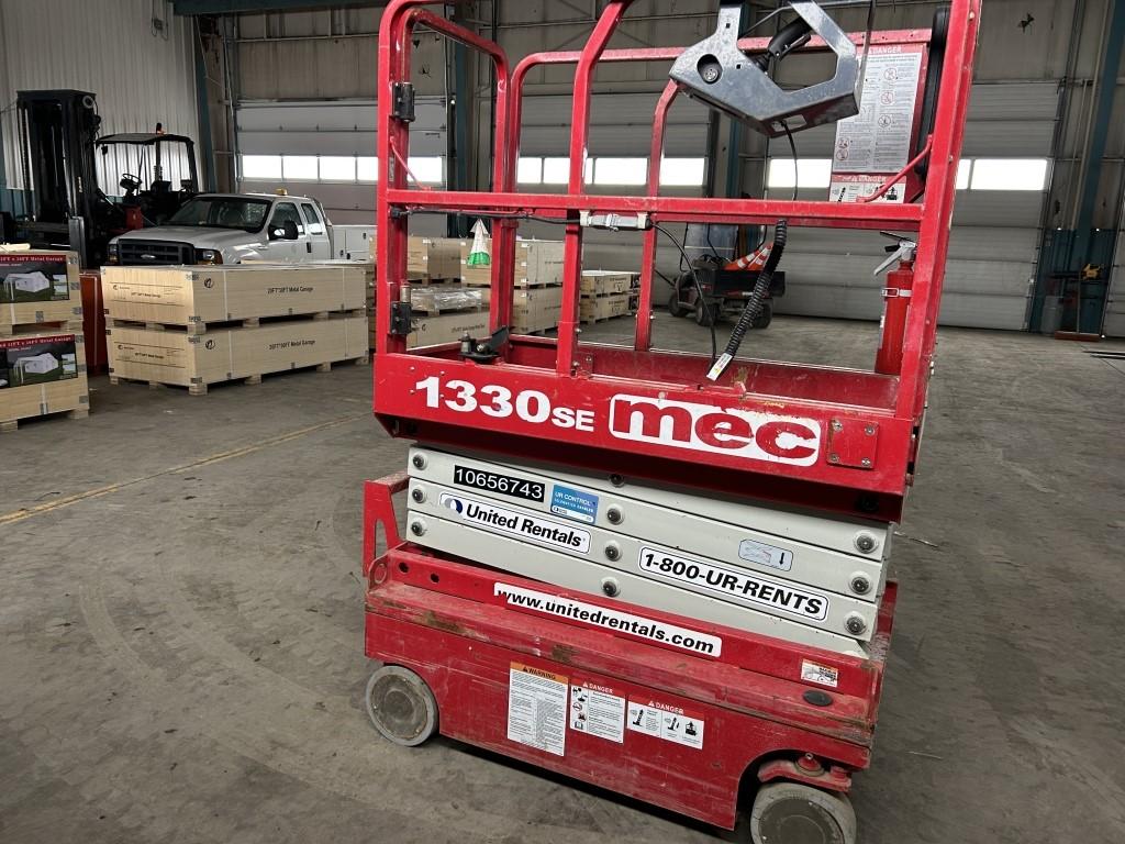 2017 MEC 1330SE Scissor Lift