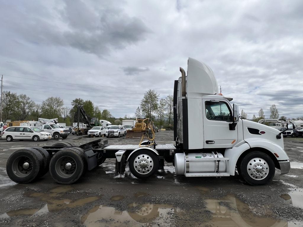 2020 Peterbilt 579 Tri-Axle Truck Tractor