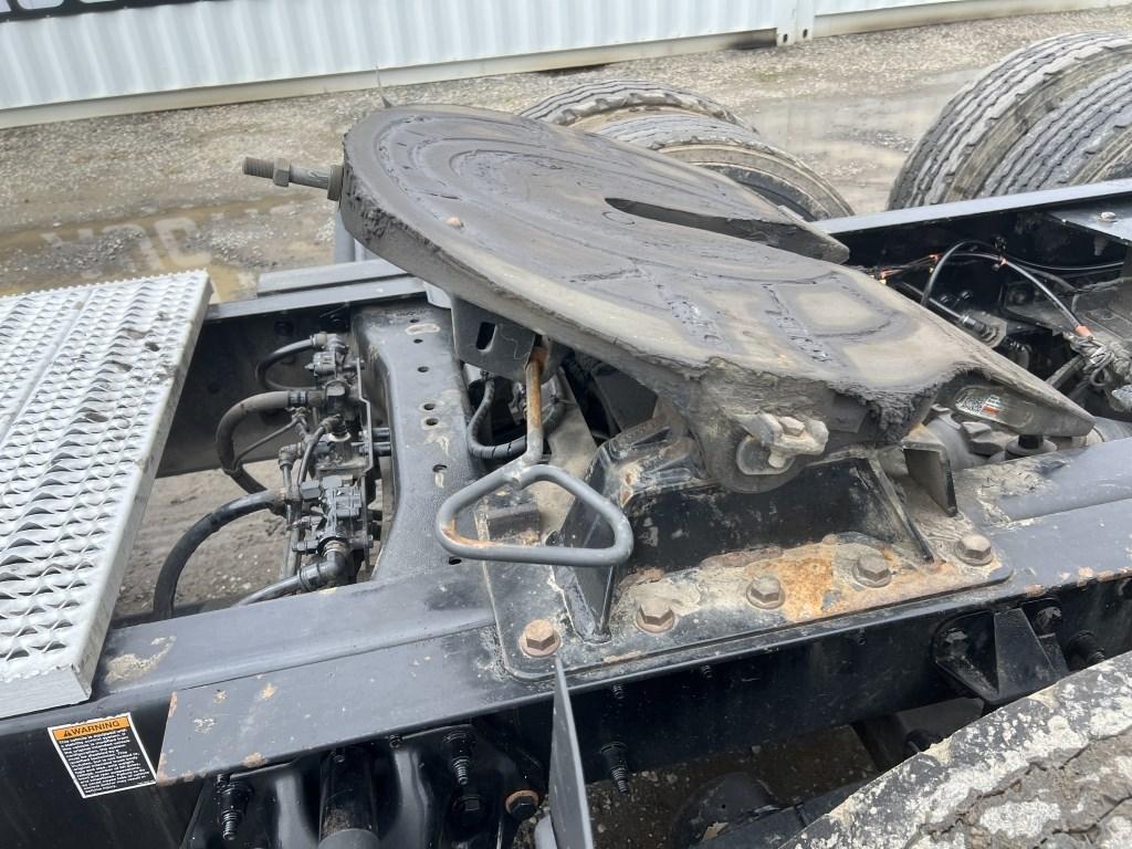 2020 Peterbilt 579 Tri-Axle Truck Tractor