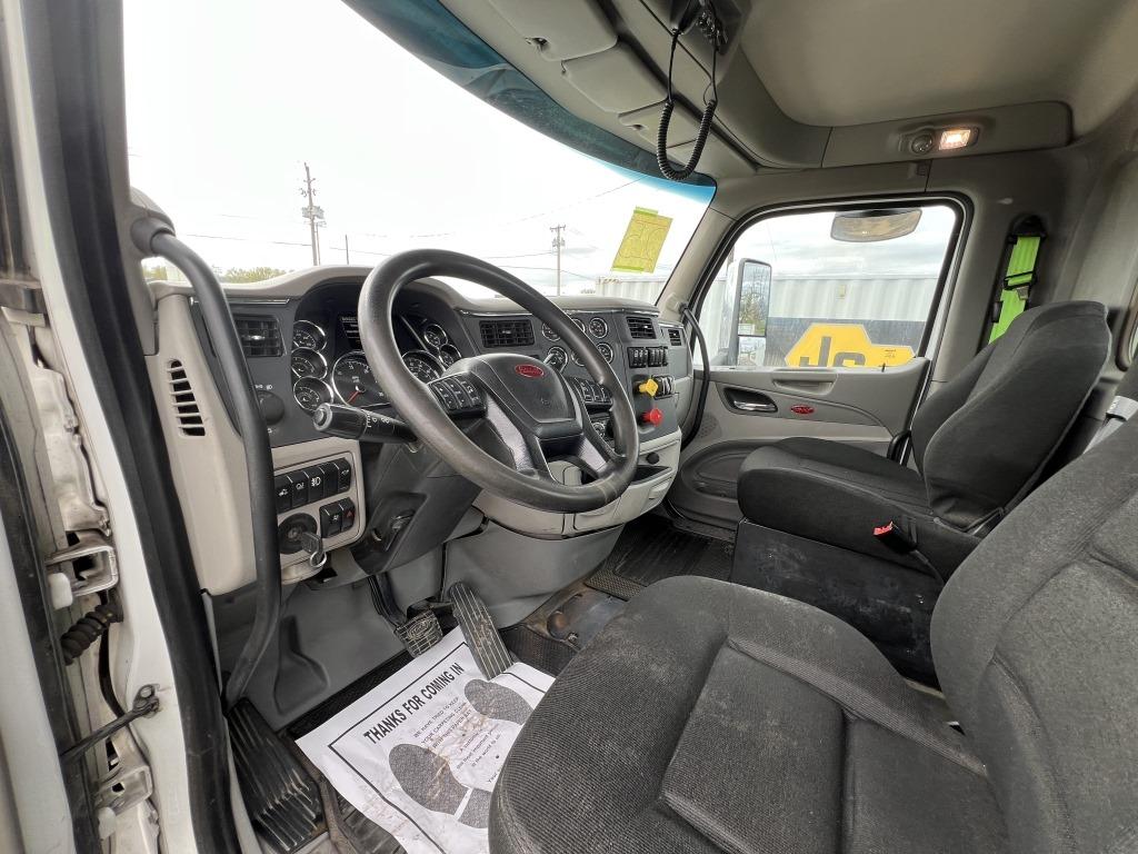 2020 Peterbilt 579 Tri-Axle Truck Tractor