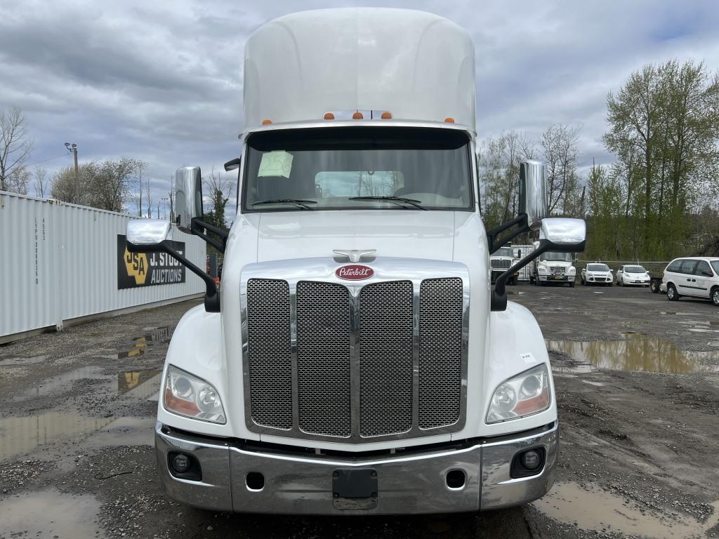 2020 Peterbilt 579 Tri-Axle Truck Tractor