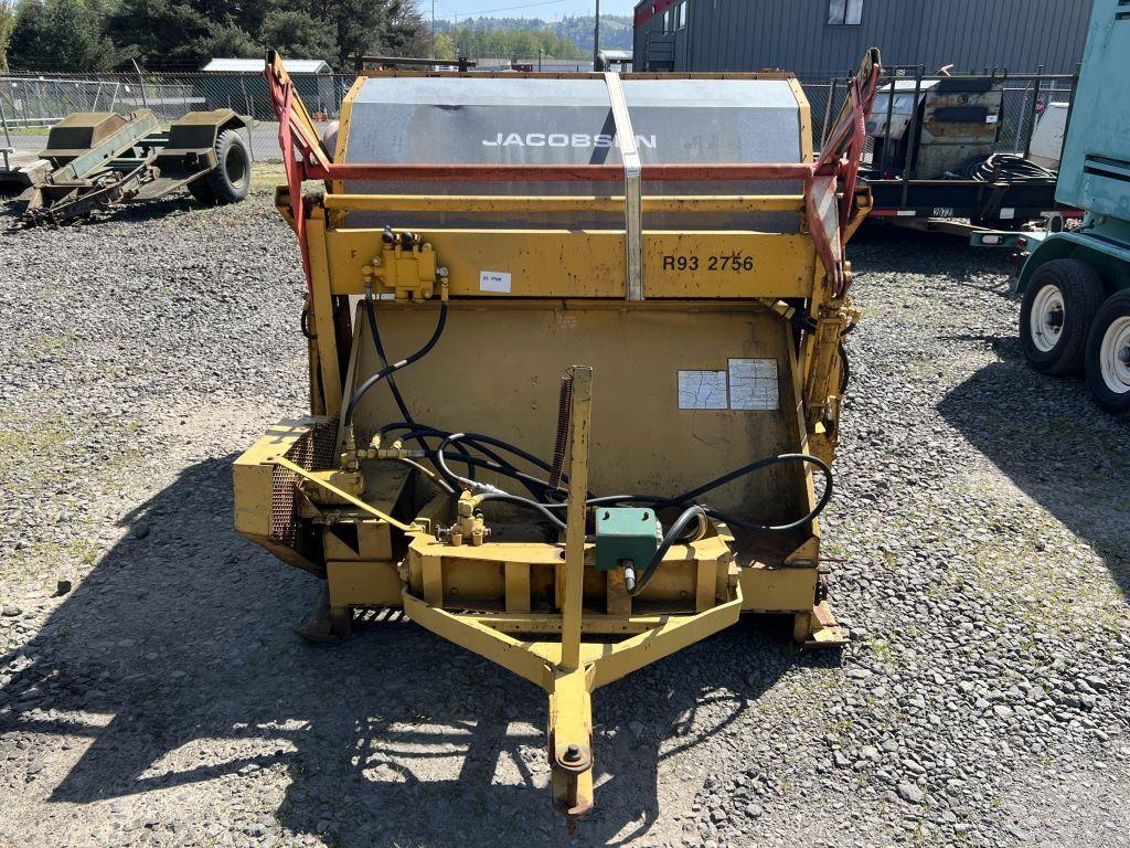 Jacobsen E45 Sweeper