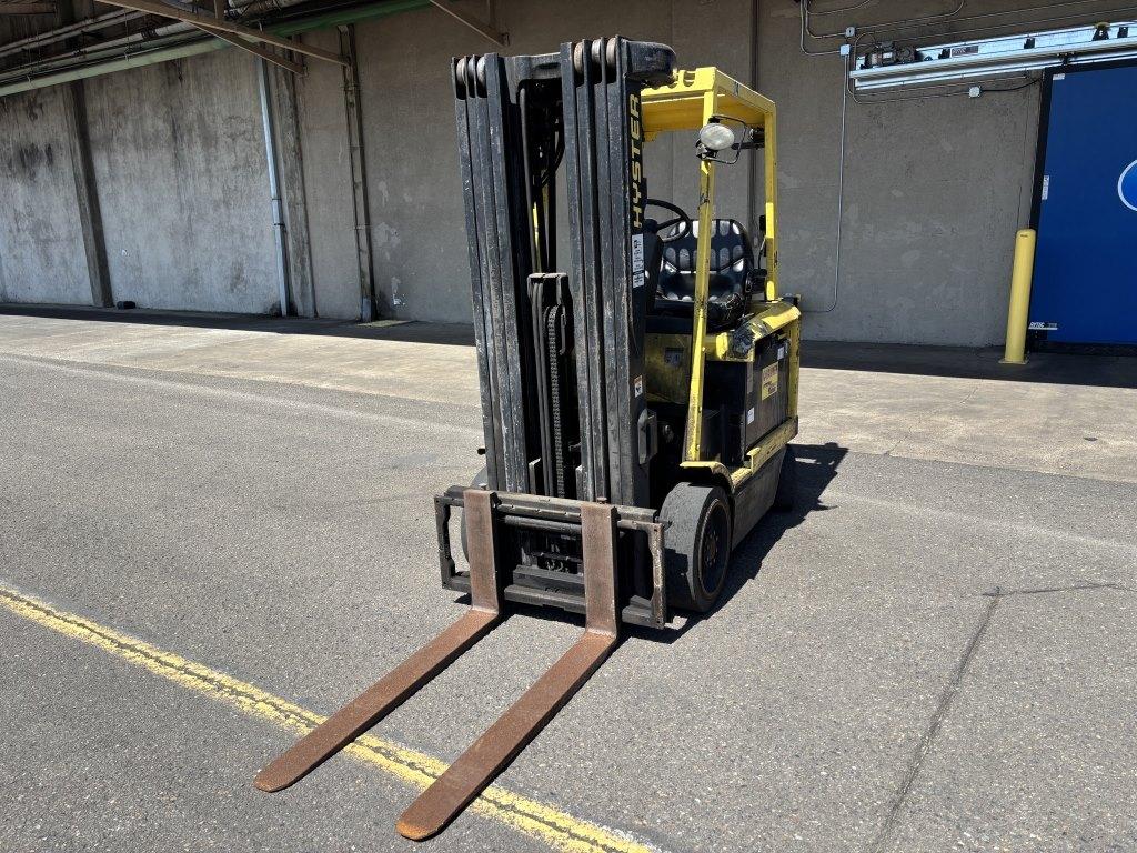 Hyster E55Z-33 Forklift