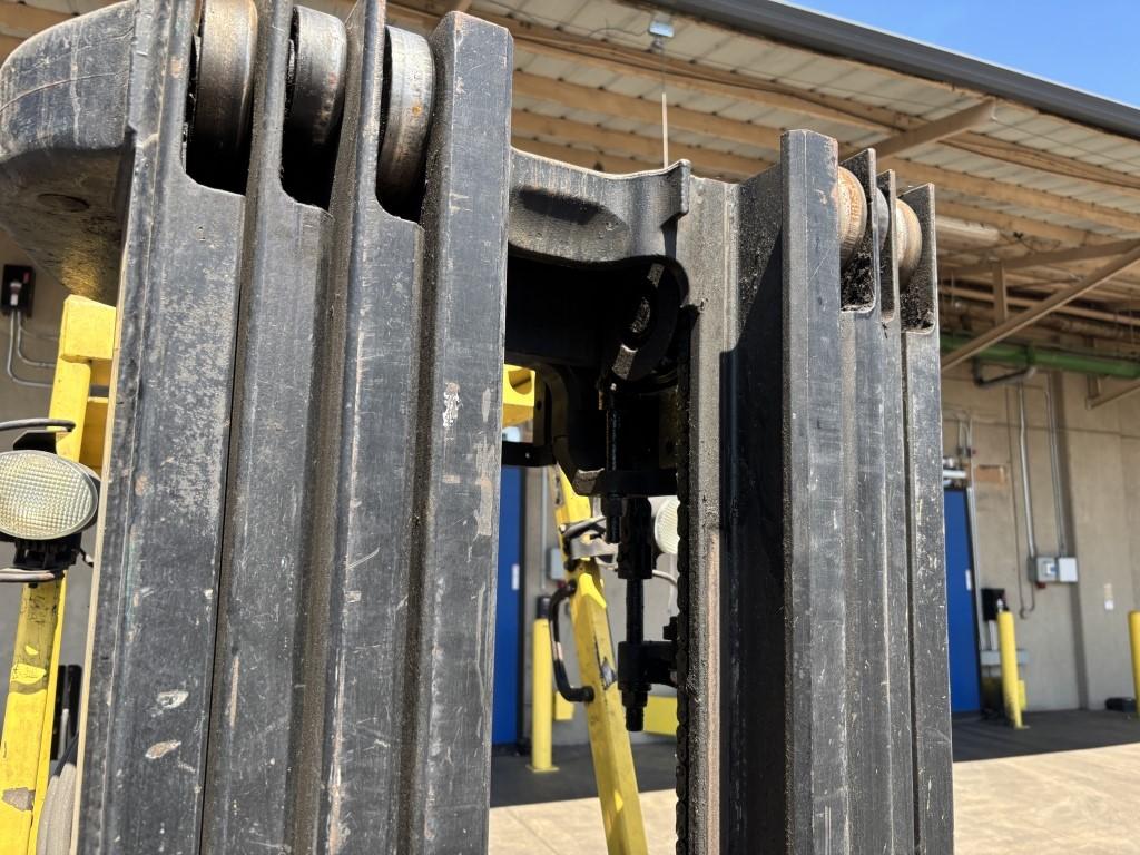 Hyster E55Z-33 Forklift
