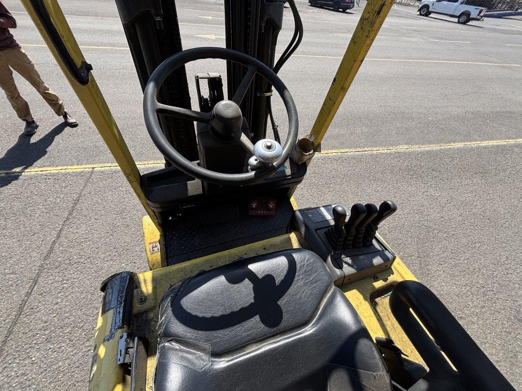 Hyster E55Z-33 Forklift
