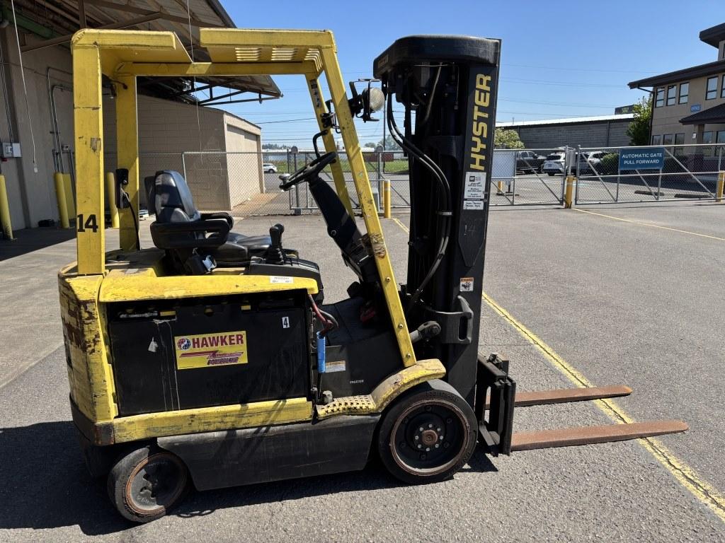 Hyster E55Z-33 Forklift