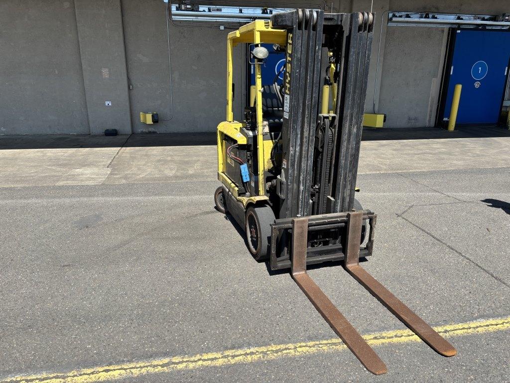 Hyster E55Z-33 Forklift
