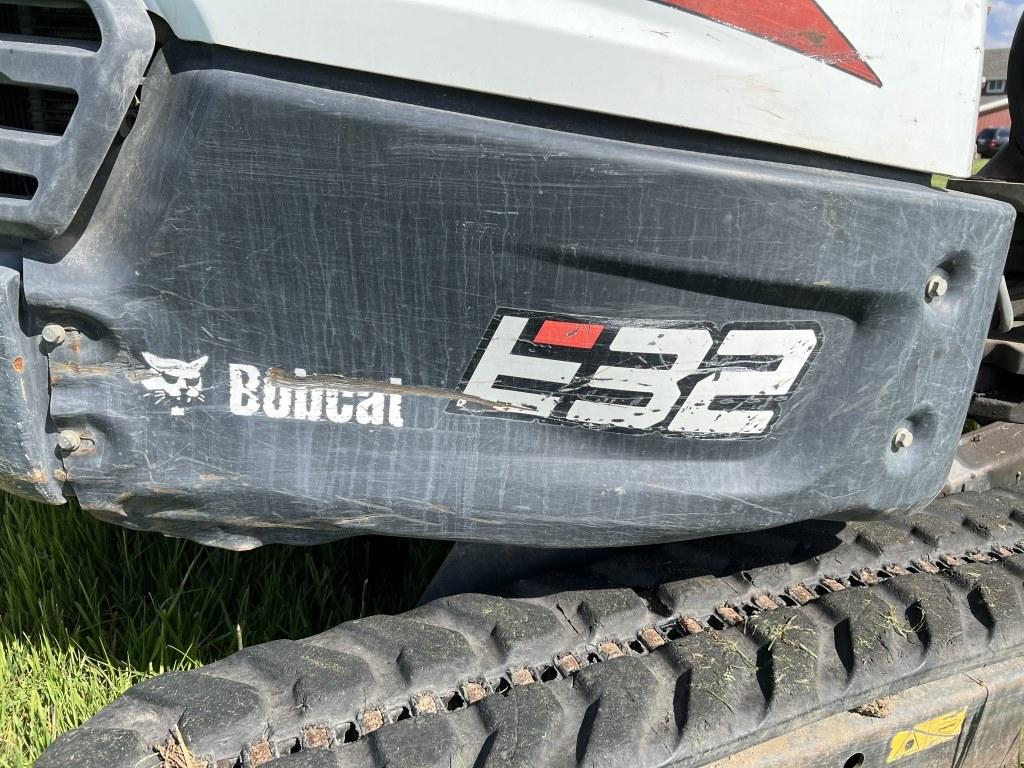 2017 Bobcat E32i Mini Hydraulic Excavator