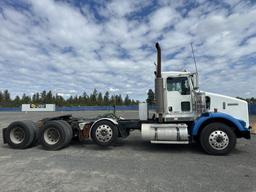 2007 Kenworth T800 Tri-Axle Truck Tractor