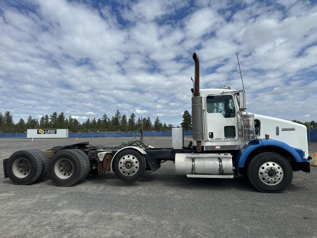 2007 Kenworth T800 Tri-Axle Truck Tractor