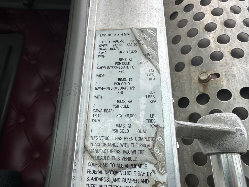 2007 Kenworth T800 Tri-Axle Truck Tractor