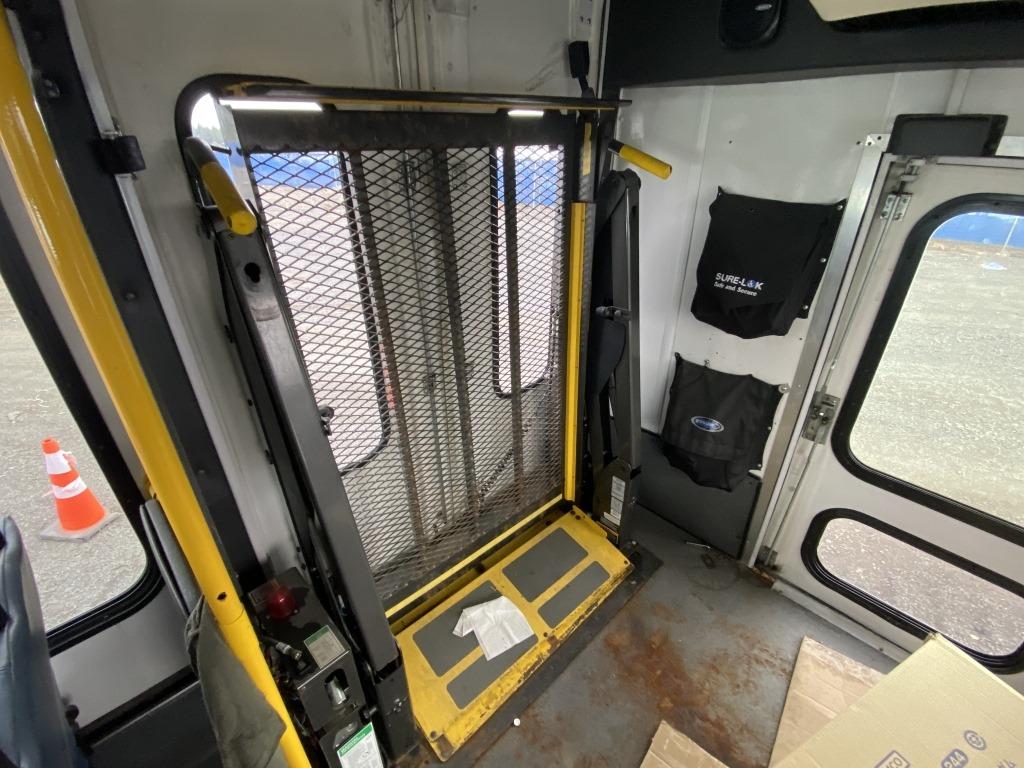 2011 Chevrolet Express Paratransit Bus