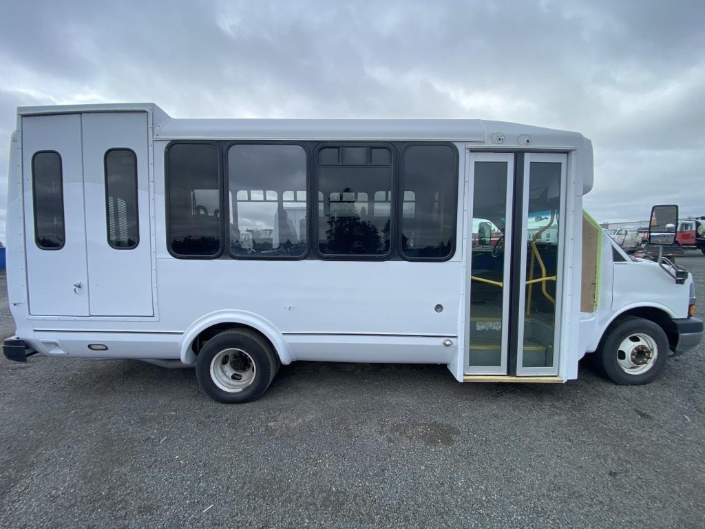 2011 Chevrolet Express Paratransit Bus