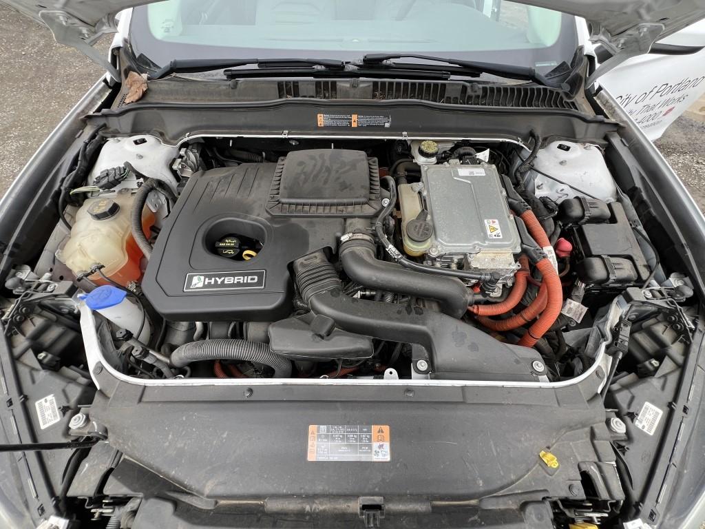 2014 Ford Fusion Hybrid Sedan