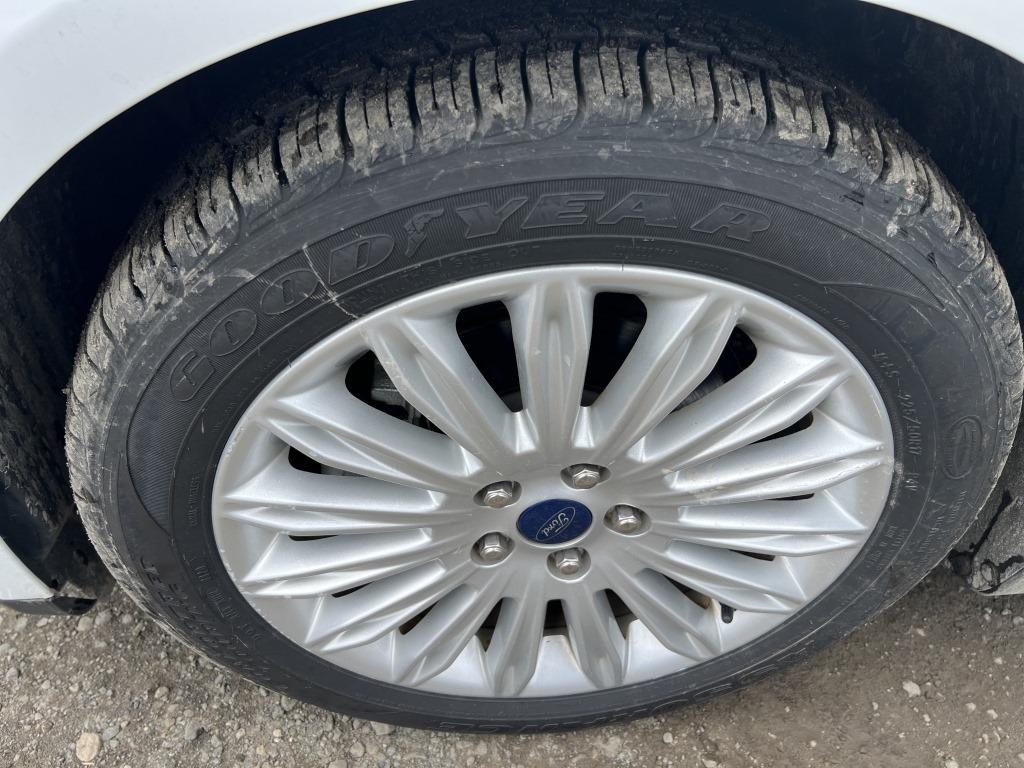 2014 Ford Fusion Hybrid Sedan