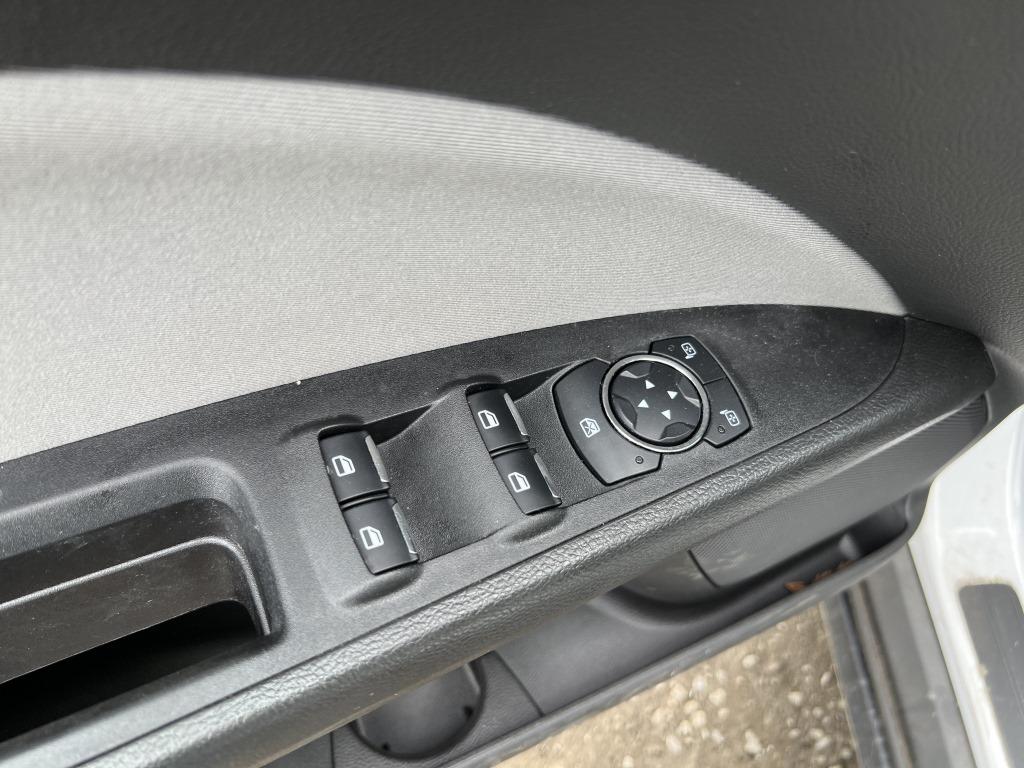 2014 Ford Fusion Hybrid Sedan