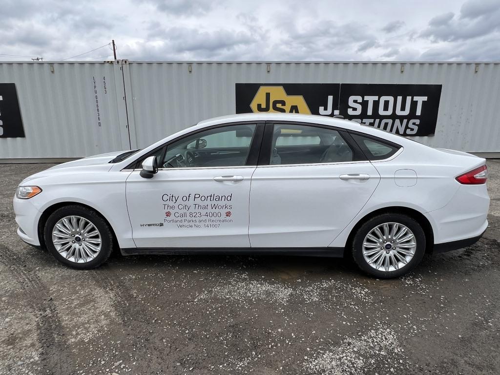 2014 Ford Fusion Hybrid Sedan