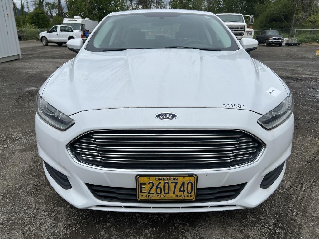 2014 Ford Fusion Hybrid Sedan