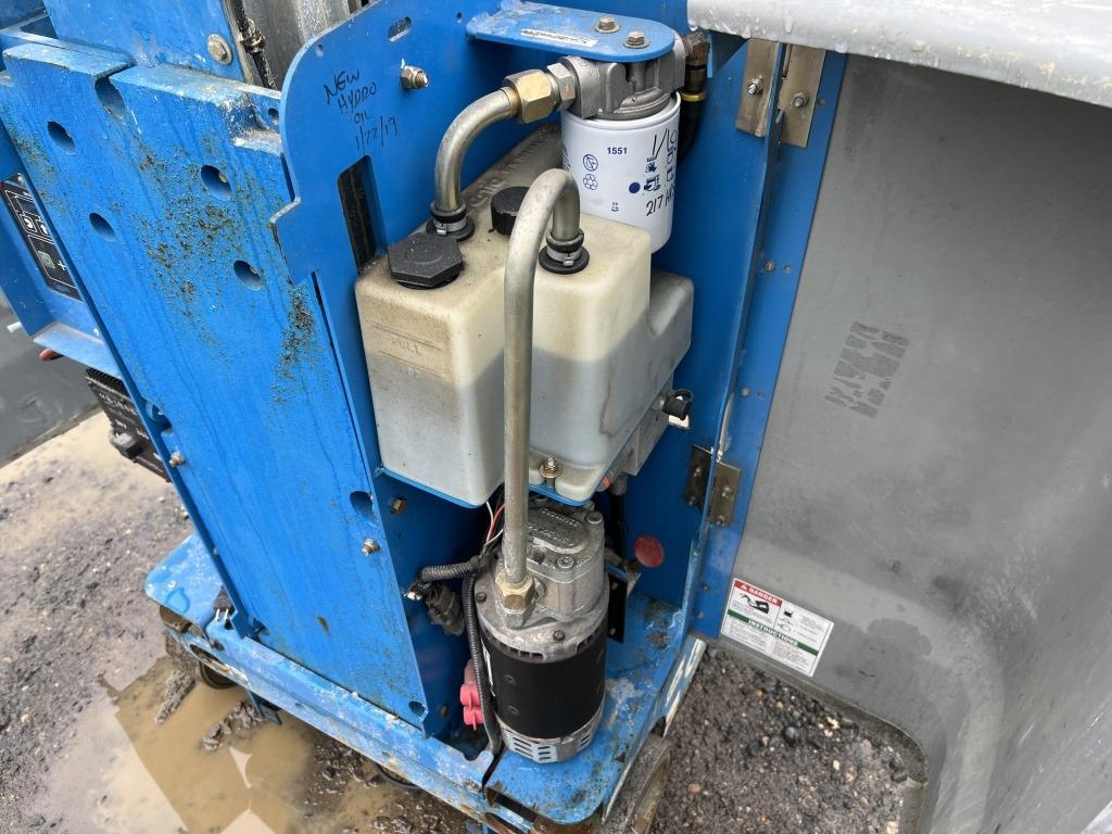 2012 Genie GR-20 Vertical Mast Lift