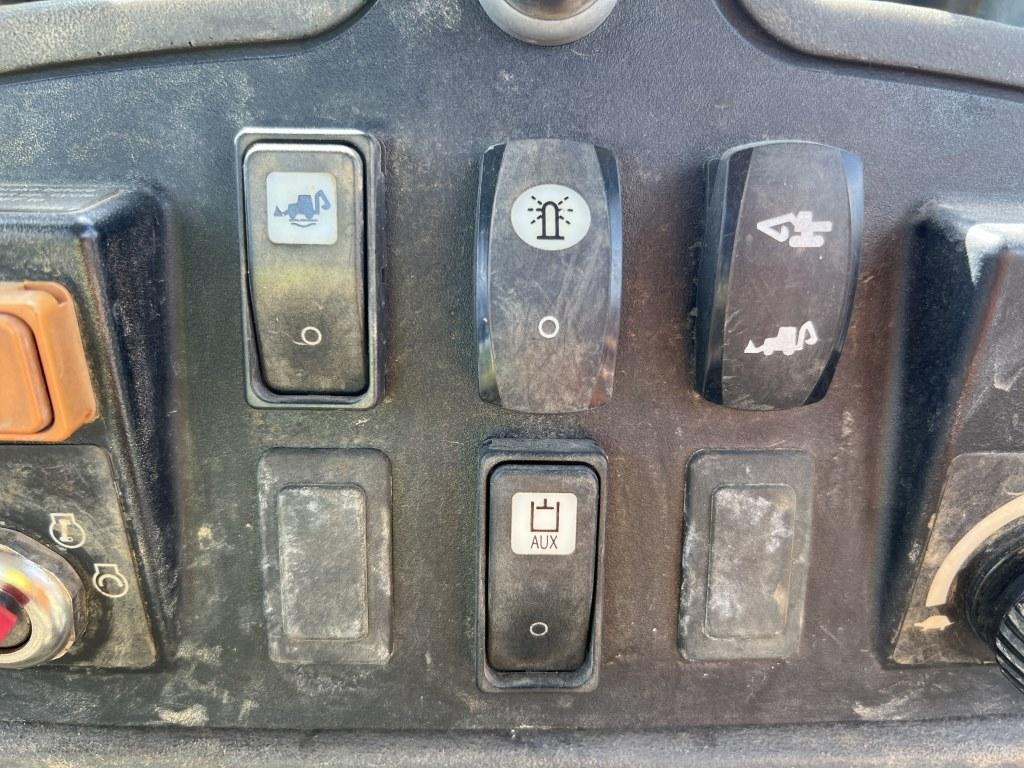 2007 John Deere 410J Loader Backhoe