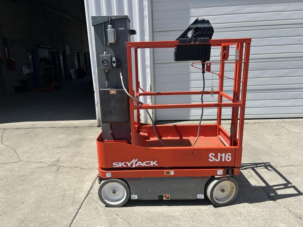 2020 Skyjack SJ16 Vertical Mast Lift