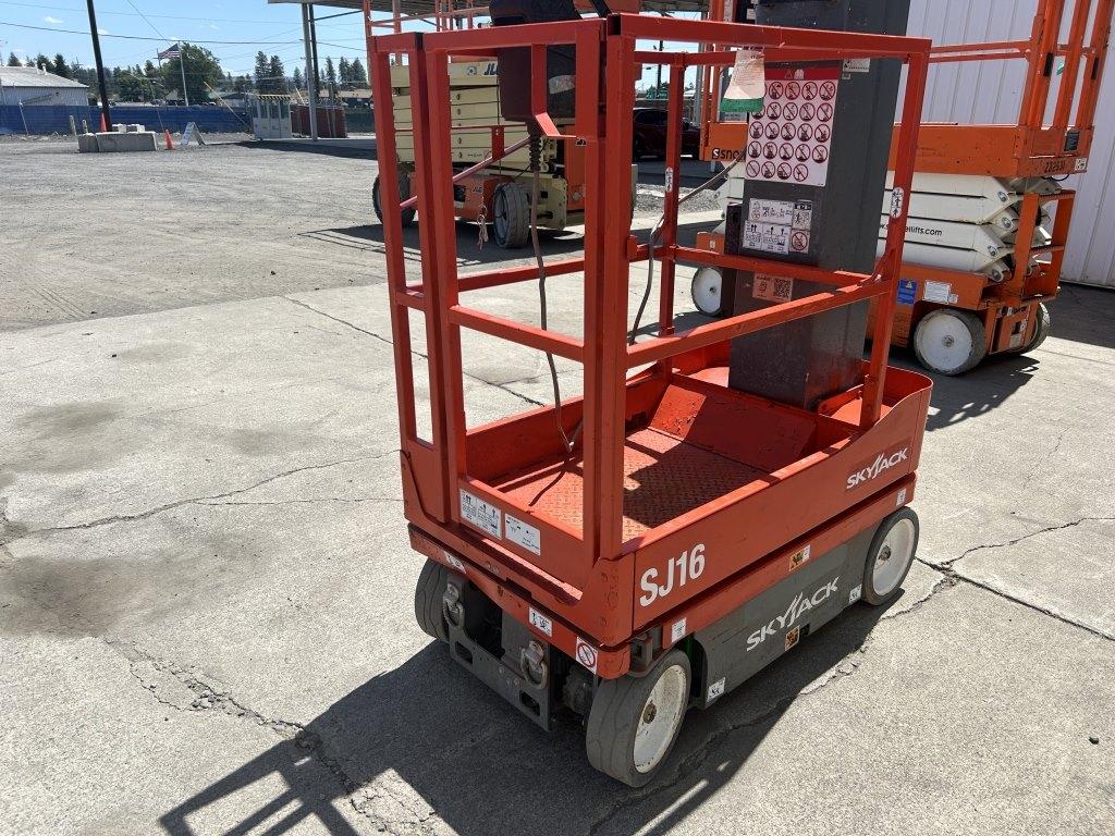 2020 Skyjack SJ16 Vertical Mast Lift