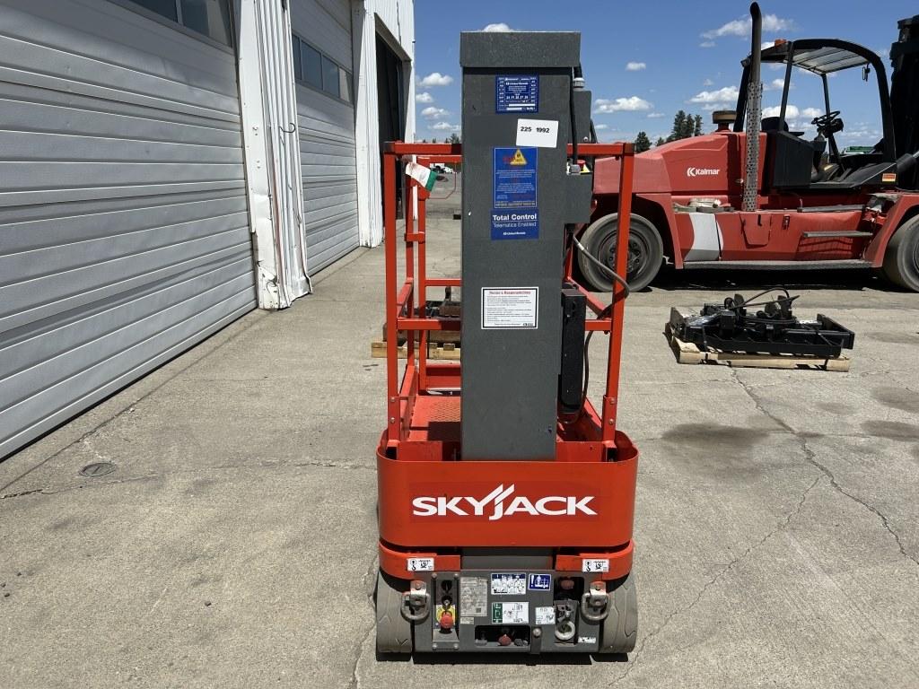 2020 Skyjack SJ16 Vertical Mast Lift