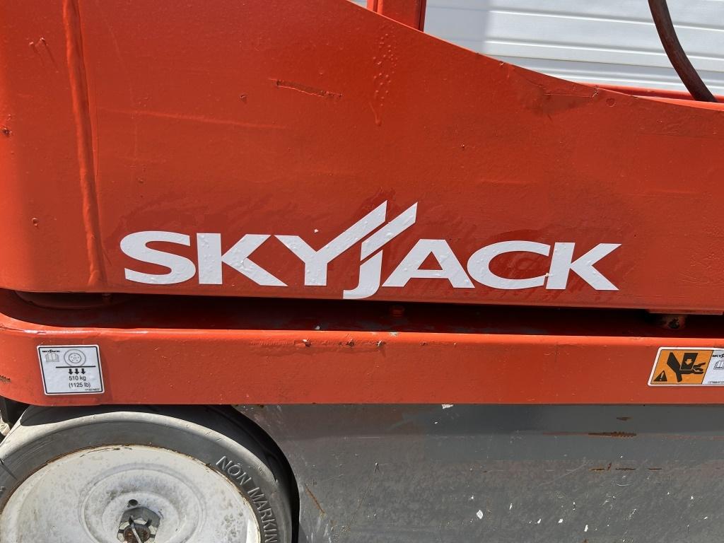 2020 Skyjack SJ16 Vertical Mast Lift