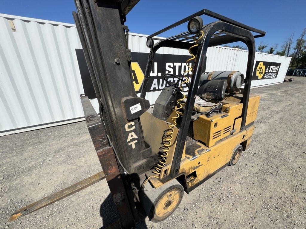 Caterpillar TC100D Forklift