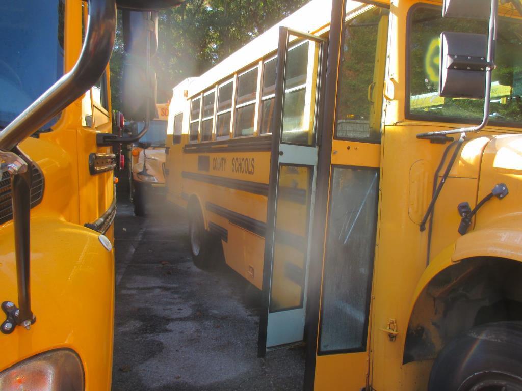 1997 Thomas Built School Bus, International T444