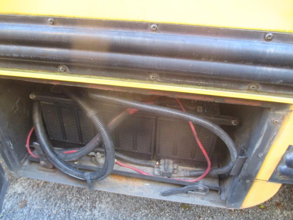 1997 Thomas Built School Bus, International T444