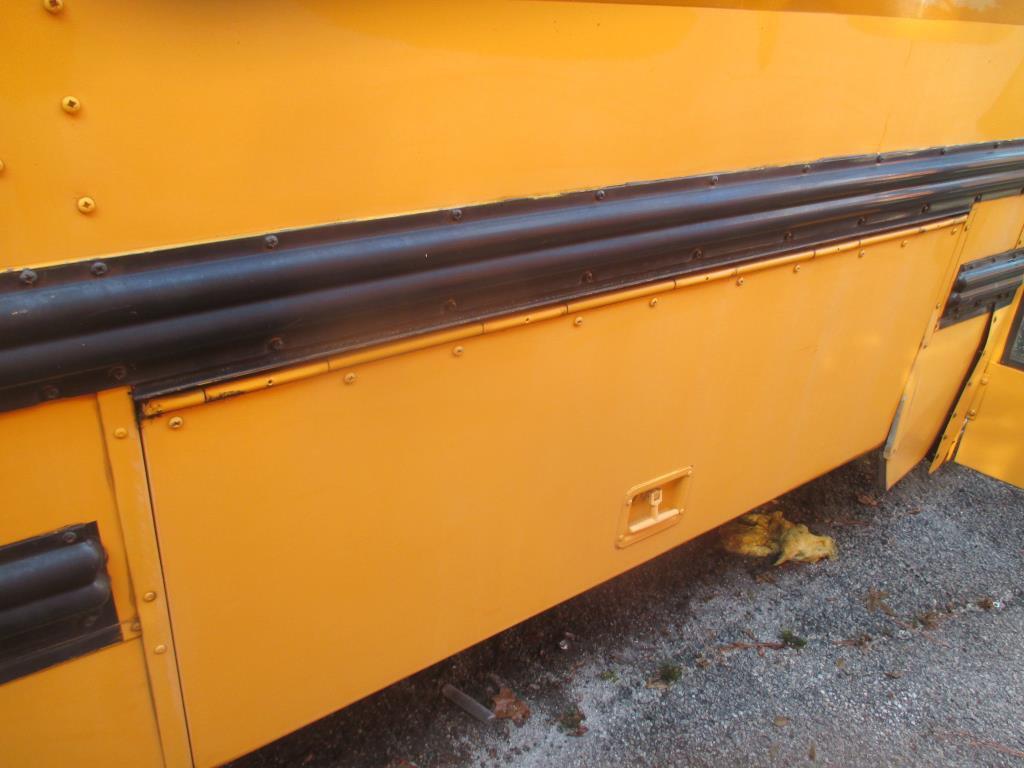 1997 Thomas Built School Bus, International T444